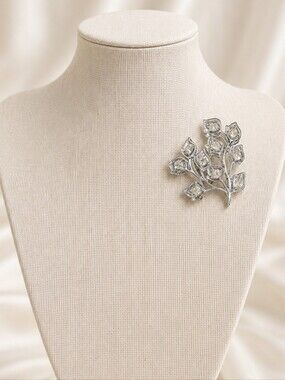 Vintage 1950s Rhinestone Floral Spray Brooch – Silver Tone Floral Pin